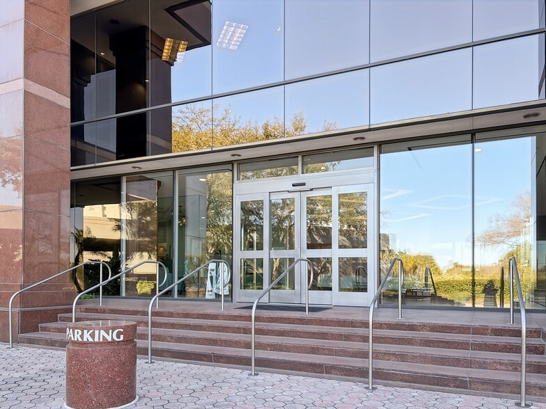 More Photos Of 3001 N Rocky Point Dr E, Tampa Coworking Space