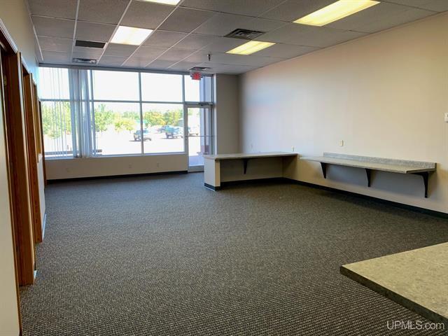 More Photos Of 901 Razorback Dr, Houghton Storefront For Sale