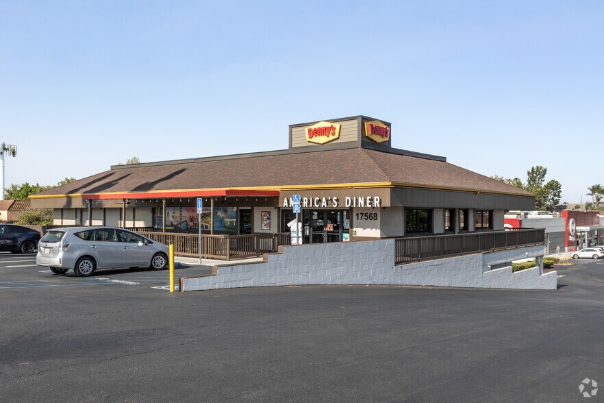 More Photos Of 17506-17570 Yorba Linda Blvd, Yorba Linda Storefront For Lease