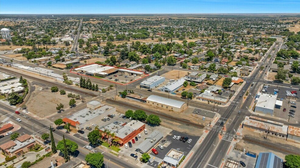 More Photos Of 401-409 N E St, Madera Warehouse For Sale