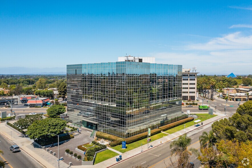 More Photos Of 5150 E Pacific Coast Hwy, Long Beach Office For Sale