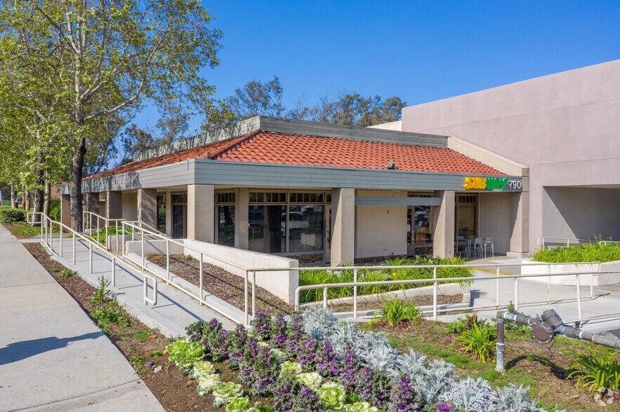 More Photos Of 760 Sycamore Ave, Vista Freestanding For Lease
