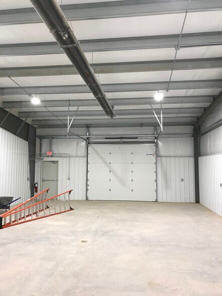 More Photos Of 18621 OH-7, Marietta Serviced Offices For Lease