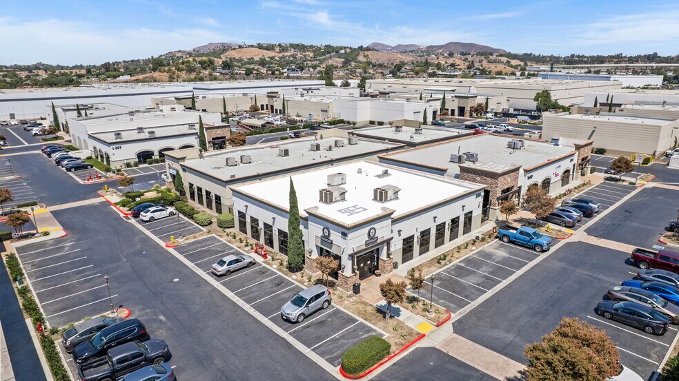 More Photos Of 536 Queensland Cir, Corona Office For Sale