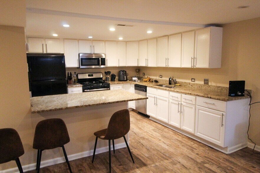 More Photos Of 815 S Bell Ave, Chicago Multifamily For Sale