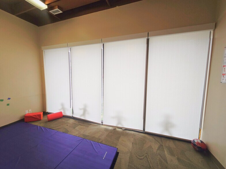More Photos Of 10525 116 St NW, Edmonton Medical For Lease