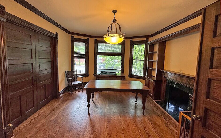 More Photos Of 218 S Main St, Plymouth General Retail For Lease