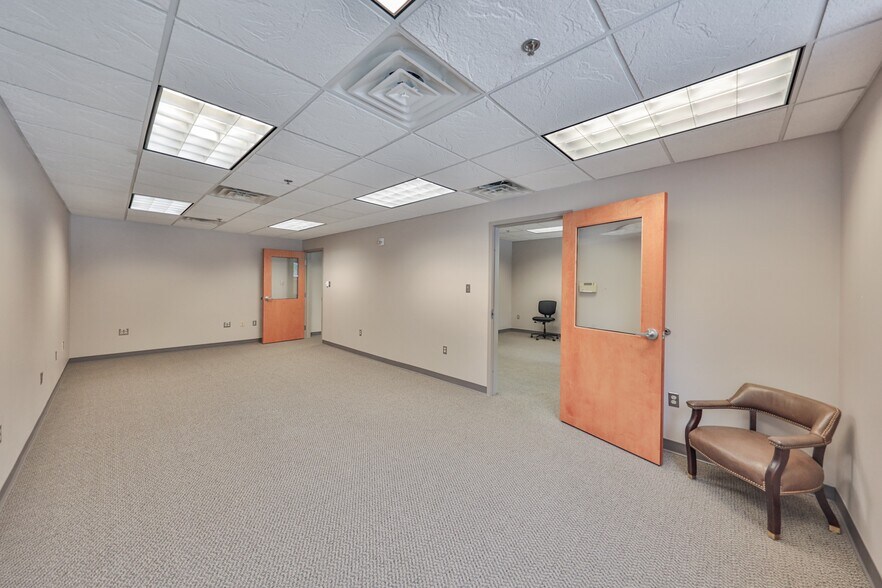 More Photos Of 2299 Brodhead Rd, Bethlehem Office For Sale