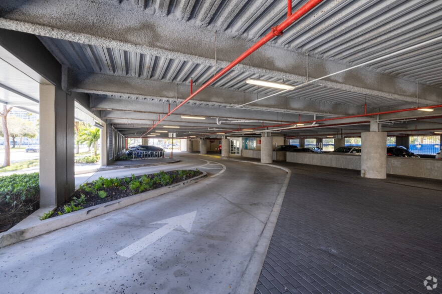 More Photos Of 3683 S Miami Ave, Miami Medical For Lease