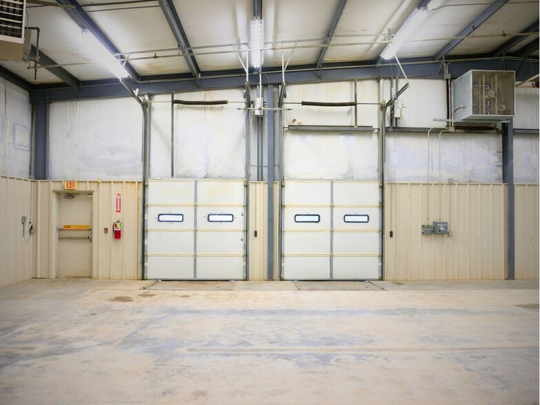 More Photos Of 400 Westland dr, Edmond Manufacturing For Sale