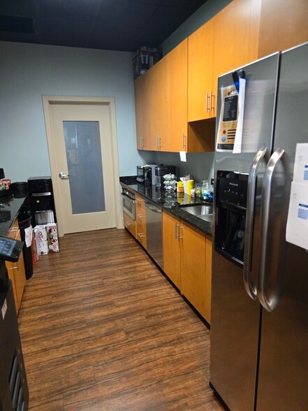More Photos Of 710 Military Cutoff Rd, Wilmington Medical For Sale