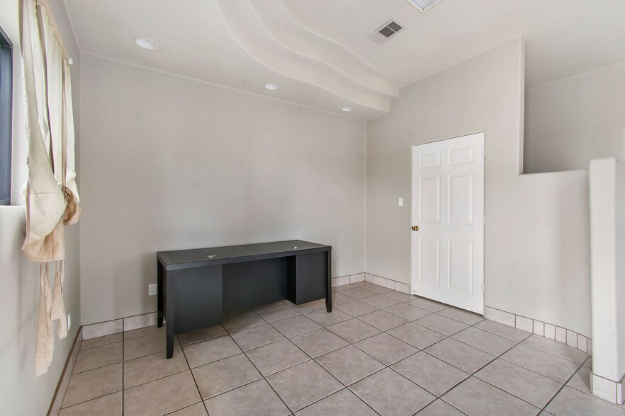 More Photos Of 32219 Tamina Rd, Magnolia Distribution For Lease