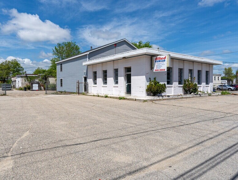 Primary Photo Of 76 Maple St, Manchester Office For Sale