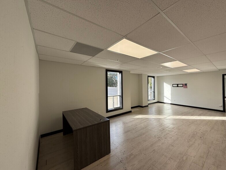 More Photos Of 6565 Beach Blvd, Jacksonville Loft Creative Space For Lease