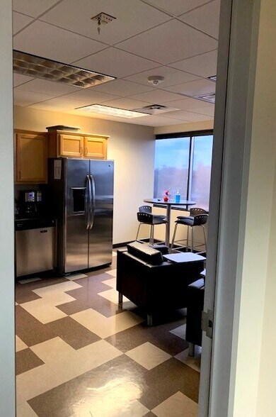 More Photos Of 2633 E Indian School Rd, Phoenix Office For Sale