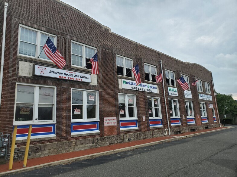 More Photos Of 600 Main St, Riverton Office For Sale