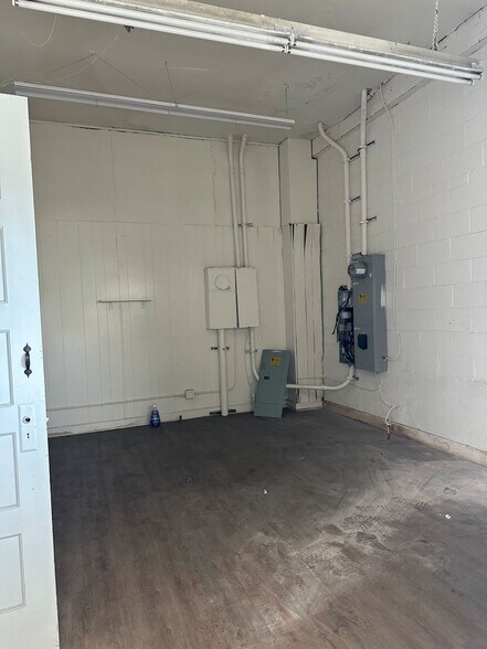 More Photos Of 1417 W Pico Blvd, Los Angeles Manufacturing For Lease