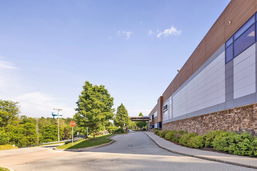 More Photos Of 310 Rodi Rd, Pittsburgh Medical For Sale