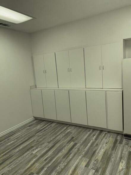 More Photos Of 825 John Ben Shepperd Pky, Odessa Office Residential For Lease