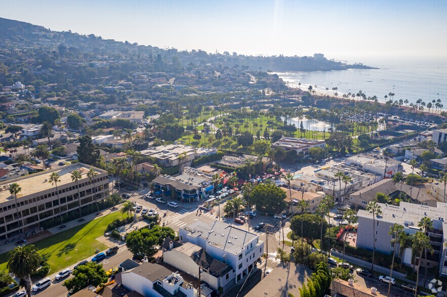 More Photos Of 2202 Avenida De La Playa, La Jolla Restaurant For Lease
