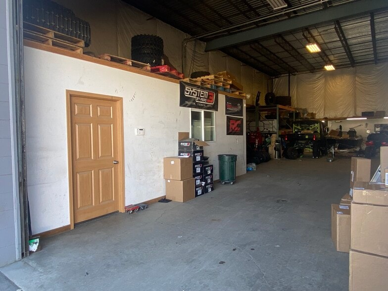 More Photos Of 1000 W 66th Ct, Anchorage Warehouse For Sale
