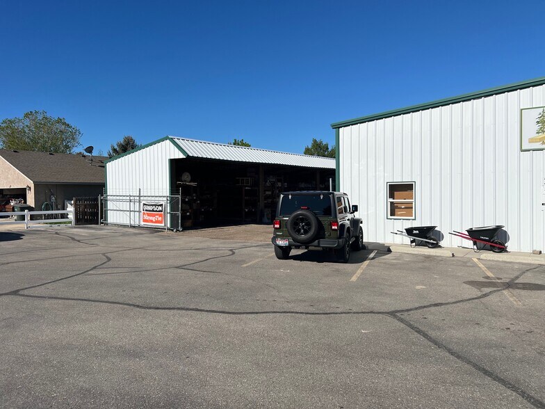 More Photos Of 175 S School Ave, Kuna Freestanding For Sale