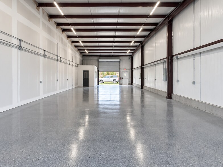 More Photos Of 693 Wilson Cir, St Simons Island Industrial For Lease