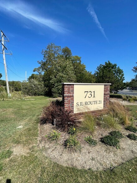 More Photos Of 731 S Route 21, Gurnee Office For Sale