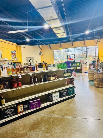 More Photos Of 10100 West Rd, Houston Unknown For Lease