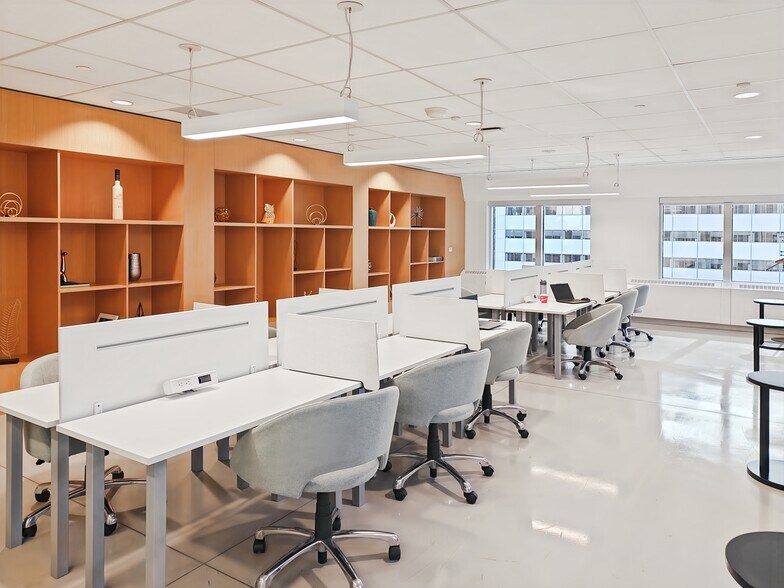 More Photos Of 130 King St W, Toronto Coworking Space