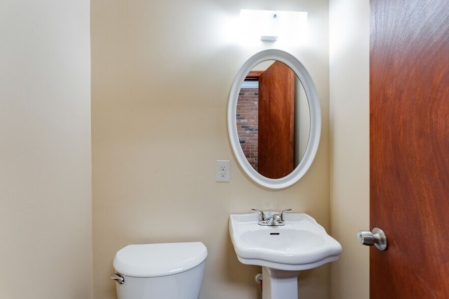 More Photos Of 6501 E Livingston Ave, Reynoldsburg Medical For Lease