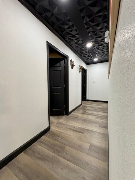 More Photos Of 131 W Duval St, Lake City Storefront Retail Office For Lease