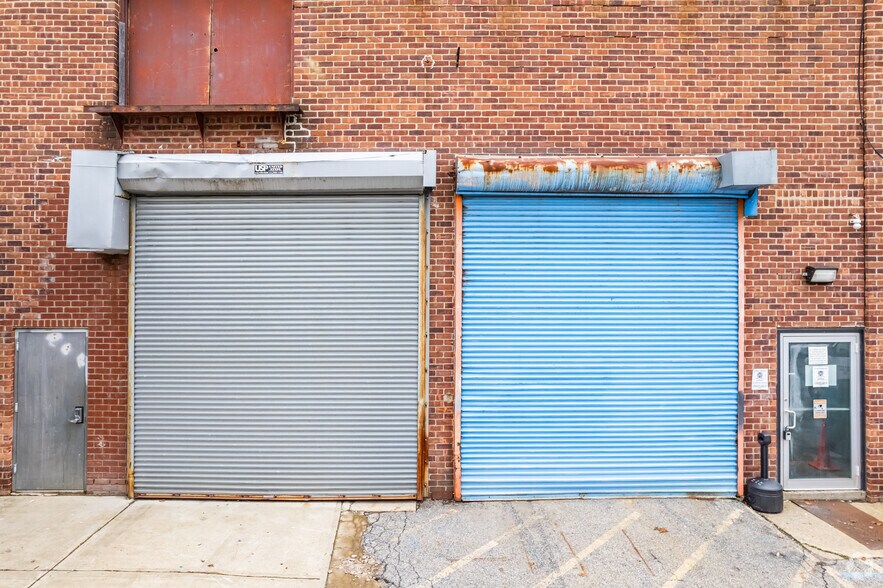 More Photos Of 1 Shore Rd, Glenwood Landing Warehouse For Lease