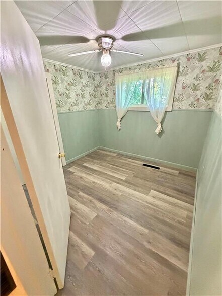 More Photos Of 35 Eaton Ave, Norwich Apartments For Sale