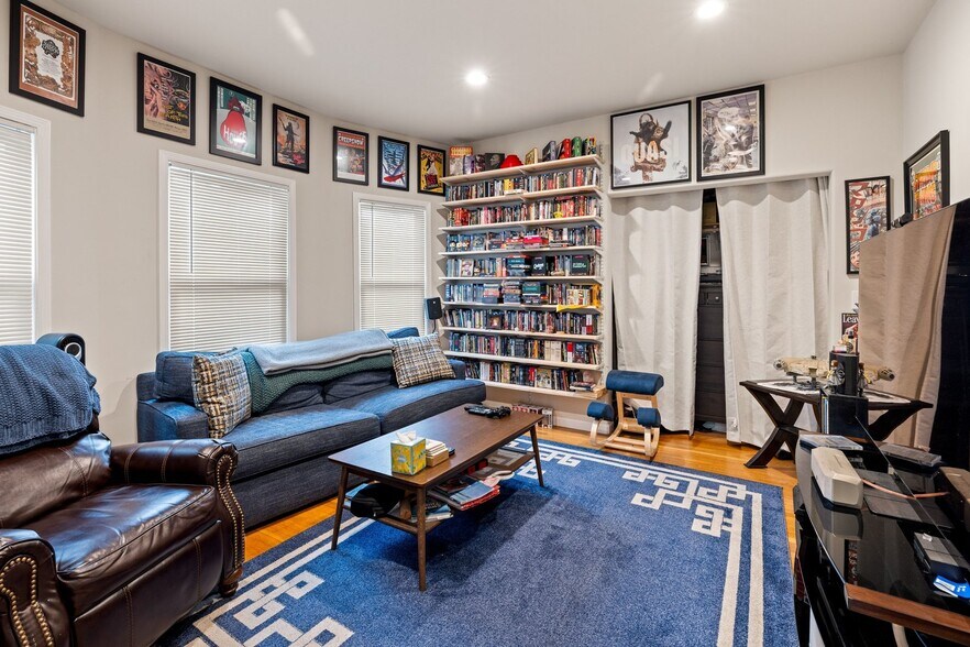 More Photos Of 1527 8th St, Alameda Apartments For Sale