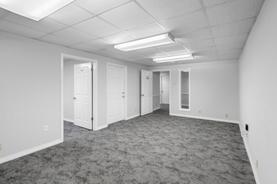 More Photos Of 307 S McKenzie St, Foley Office For Lease