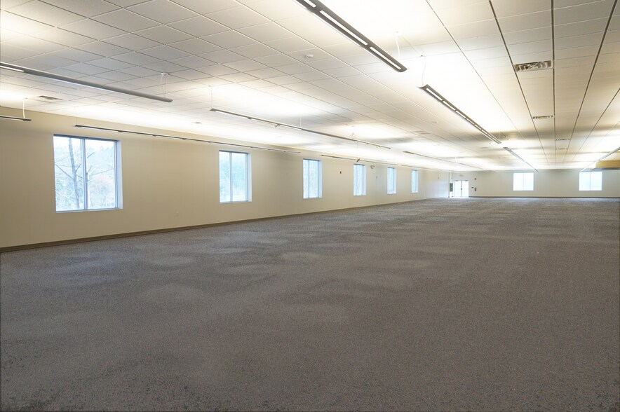 More Photos Of 801 Presque Isle Dr, Plum Warehouse For Lease