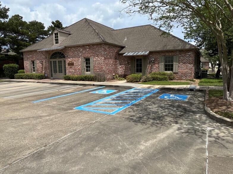 Primary Photo Of 2161 Quail Run, Baton Rouge Serviced Offices For Sale