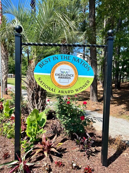 More Photos Of 9000 Bowen Pier Dr, Hanahan Storefront Retail Office For Lease