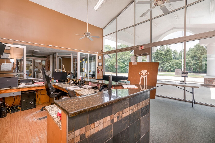 More Photos Of 2081 Mesa Valley Way, Austell Specialty For Sale