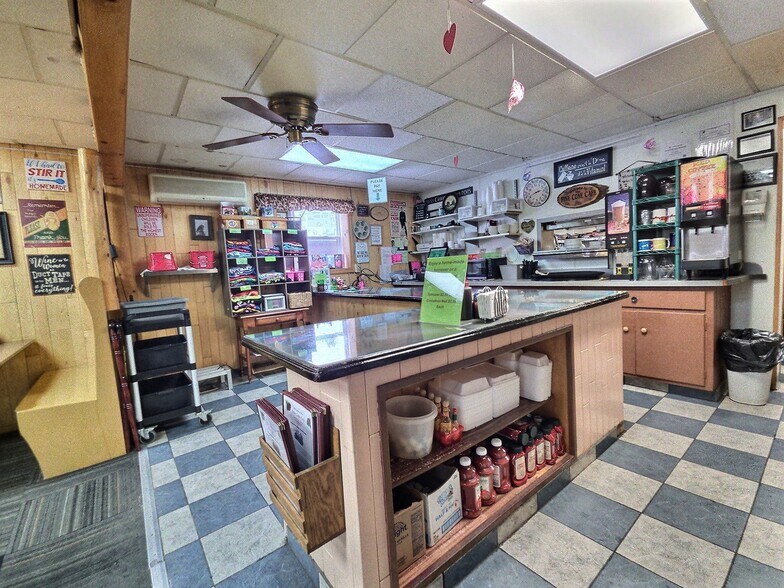 More Photos Of 4187 Highway B, Land O Lakes Restaurant For Sale