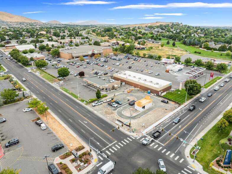 More Photos Of 590 Gage Blvd, Richland General Retail For Sale