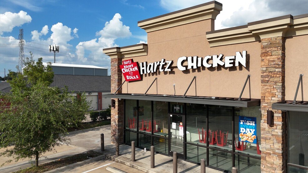 More Photos Of 10619 S Gessner Rd, Houston Freestanding For Lease