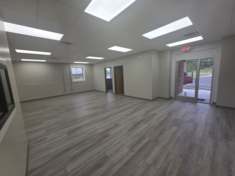 More Photos Of 250 Raleigh St, Wilmington Warehouse For Lease