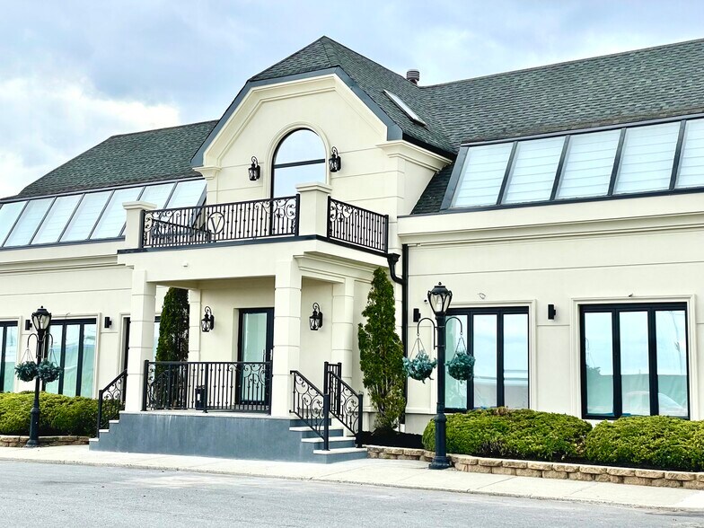 More Photos Of 141 Mansion Ave, Staten Island Restaurant For Sale