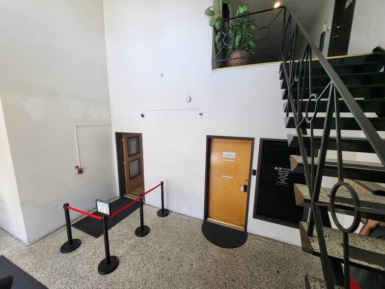 More Photos Of 11011 Crenshaw Blvd, Inglewood Office For Lease