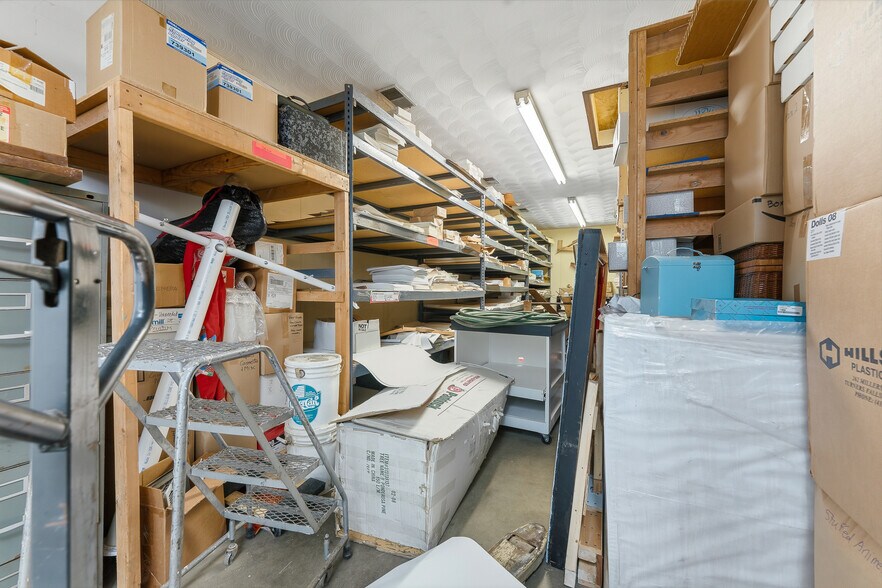 More Photos Of 102 4th St, Terra Alta Light Distribution For Sale