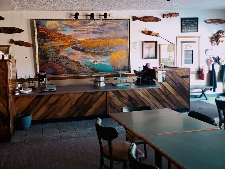 More Photos Of Abe's Motel And Fly Shop, Navajo Dam Hotel For Sale