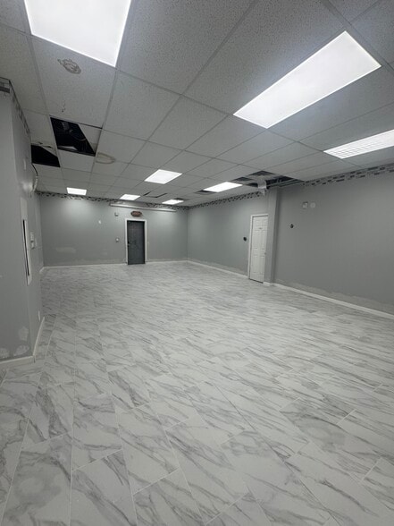 More Photos Of 119 W Broadway, Paterson Flex For Sale