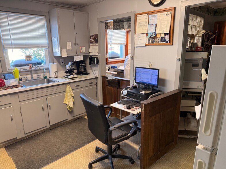 More Photos Of 317 Highway 35 N, Neptune City Veterinarian Kennel For Sale